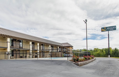 Forest City Hotel | Quality Inn