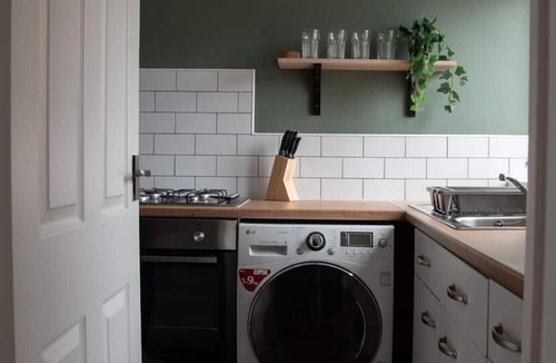 Newcastle-upon-Tyne House | City Centre w/Free Parking 4 Bedroom Sleeps 6