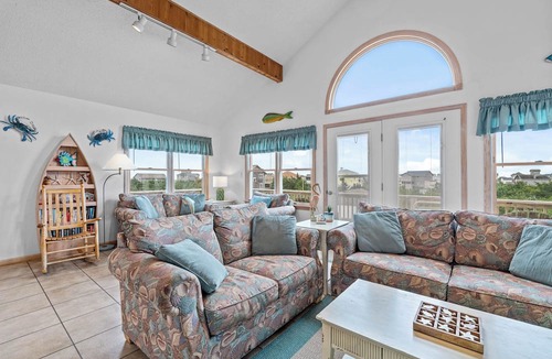 Spindrift Banks House | On Special – Ocean View – Dog Friendly 4 Bedroom Home with Elevator
