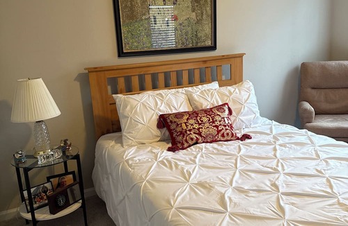 Northwest Raleigh Apartment | Perfect Raleigh address for traveling nurses or NC State guests