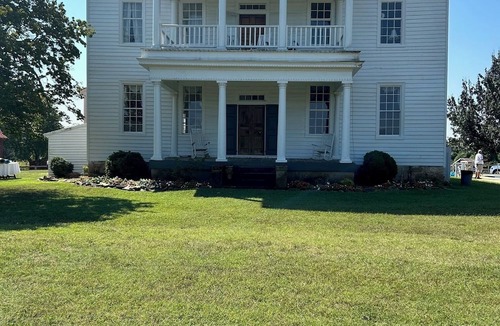 Ruffin Other | Historic Charming 4-bedroom farmhouse in Reidsville with WiFi and AC