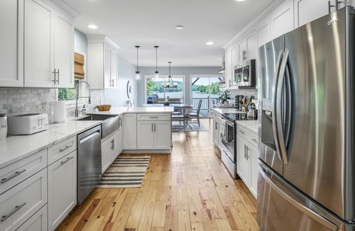 Southmont House | NEW LISTING! Casa do Lago (3-Bedroom Home) by RedAwning