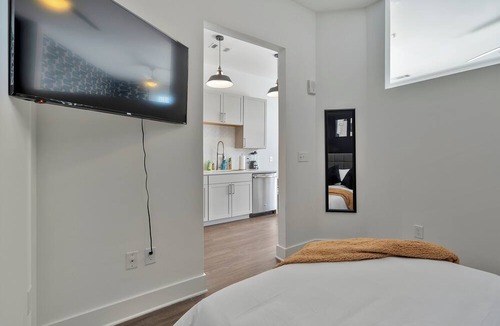 Rutledge Hill Apartment | NEW! Near Broadway! Pool+Gym+fire pit+Grill!!