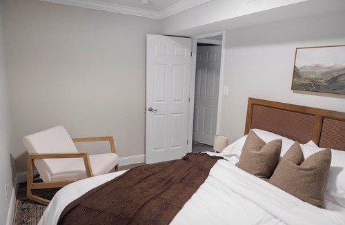 Charlotte Cabin | Clean and cozy cabin near Uptown! Sleeps up to 12
