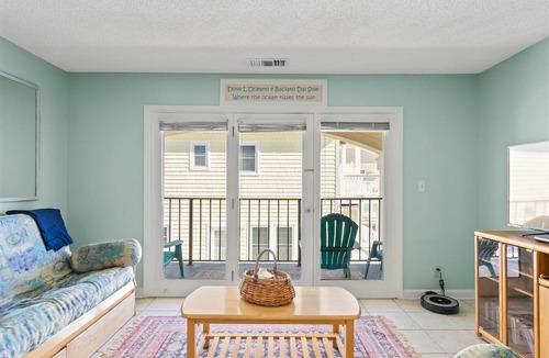 McCutcheon Field Condo | Where the Ocean is Kissed by the Sun - Master Ste. 3 - Sleep 16 w/Ocean View