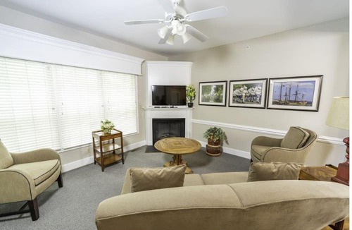 Norfolk Cottage | 1 BD Cottage at Kings Creek
