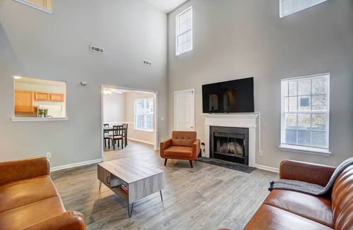 Toddville Road House | Spacious Gem Close 2 Airport!