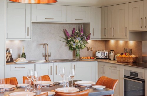 Chittlehamholt Cabin | Luxurious 2 bedroom lodges with stunning meadow views.