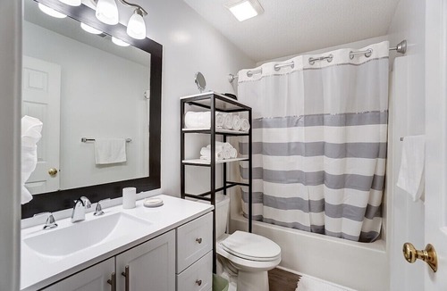 Wingate Apartment | Walking distance to Wingate University! Book now