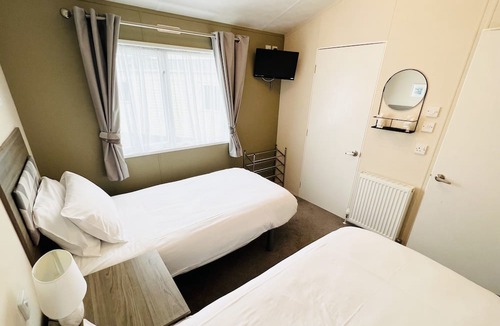 Ryde Cabin | 2 Bedroom Accessible Lodge TH45, Nodes Point, Isle of Wight, Dog Friendly