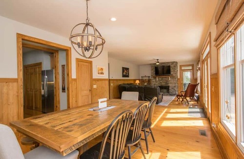 Mill Spring House | Lakefront Oasis~$375 Free Activities Daily