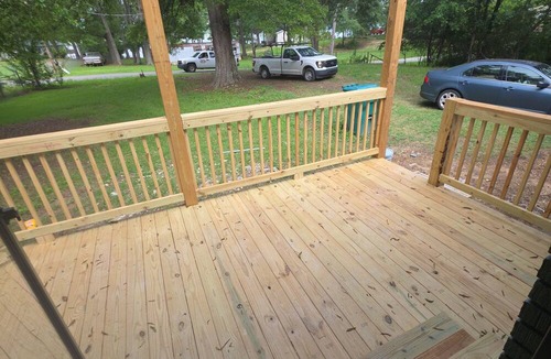 Centre House | Pet-Friendly Fishing Boating Across The Street From Weiss Lake