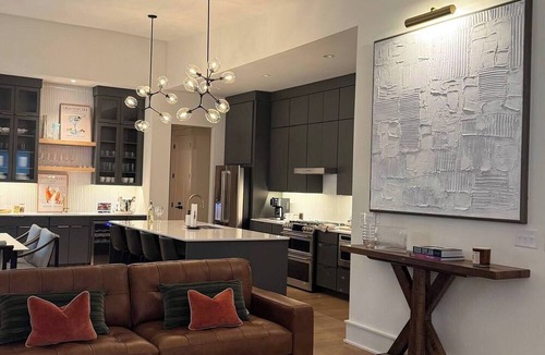 Southwest Raleigh House | New Modern One-Level Retreat