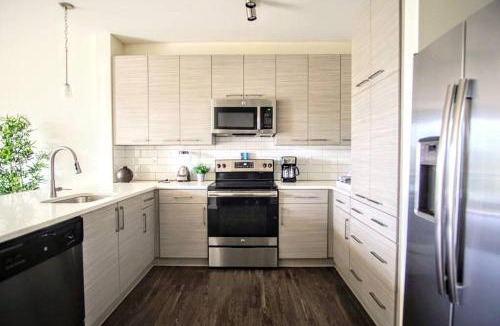 Fourth Ward Apartment | League Flats Uptown at West Trade Street
