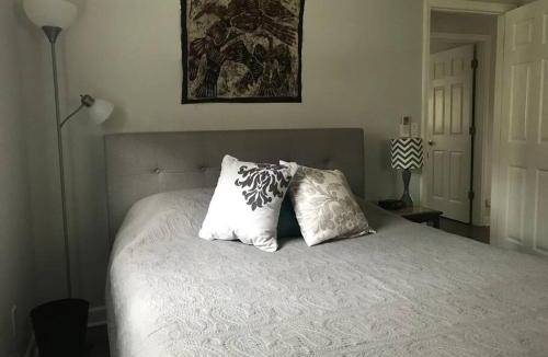 Black Mountain House | Rosso Veranda Cottage