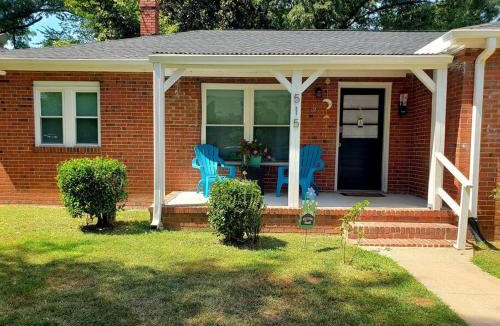 East Durham House | Cheerful 2 Bedrms-Walk2DowntownDUKE NCCU Location