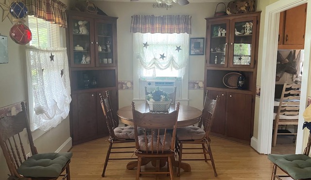 Home Away From Home ~ Plymouth Cottage Washington County