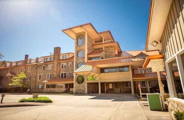 Waynesville Inn & Golf Club, Trademark Collection by Wyndham