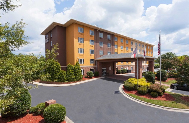 Comfort Suites Pineville - Ballantyne Area