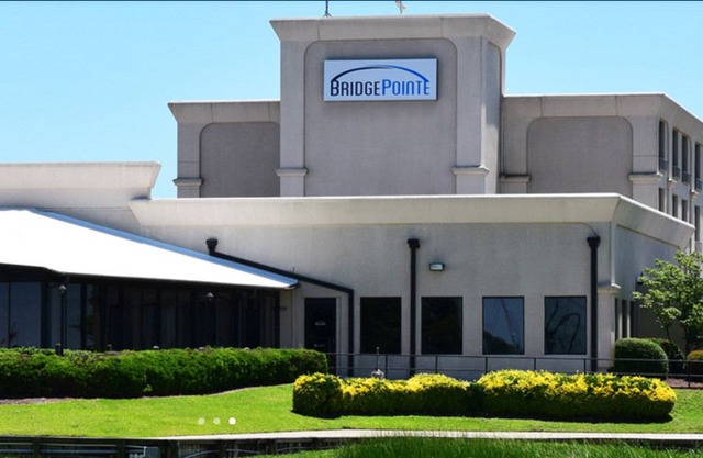 BridgePointe Hotel & Marina