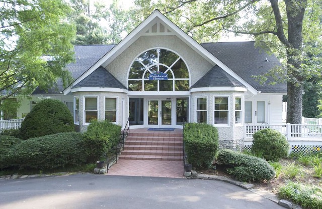 Highland Lake Inn & Resort