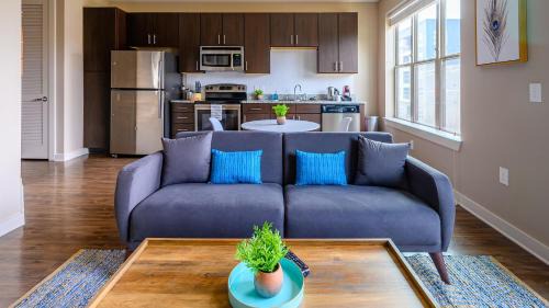 Viagem Beautiful and Spacious 1BR with Gym and Pool