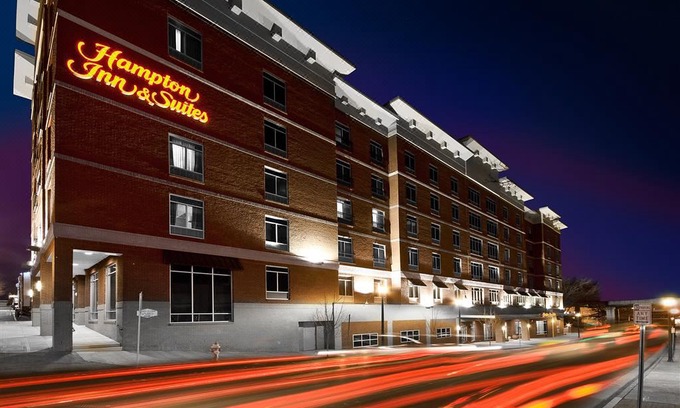 Glenwood South Hotel | Hampton Inn & Suites - Raleigh Downtown