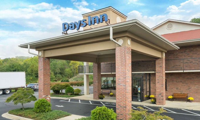 Woodfin Hotel | Days Inn by Wyndham Asheville Downtown North