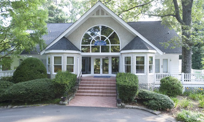 Flat Rock Hotel | Highland Lake Inn & Resort