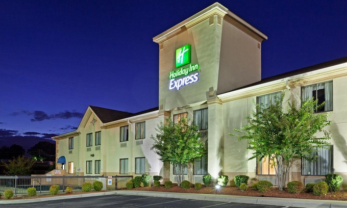 Shelby Hotel | Country Inn & Suites by Radisson, Shelby, NC