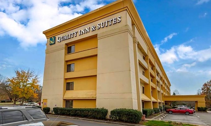 Morrisville Hotel | 2-Star Hotel ∙ Quality Inn & Suites Raleigh Durham Airport